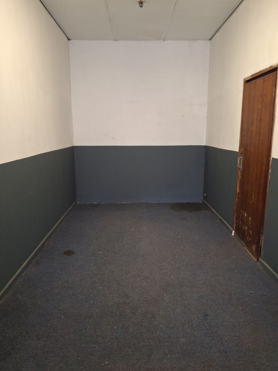 To Let Commercial Property for Rent in Wilsonia Eastern Cape